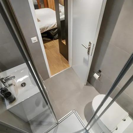Renove Au Centre De Apartment *
